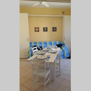 Appartamento Centrally Located By Harbour With Elevator, Sanremo